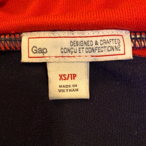 Cute strapless dress from Gap. Perfect for drinks on a patio or backyard party. - Picture 2 of 4